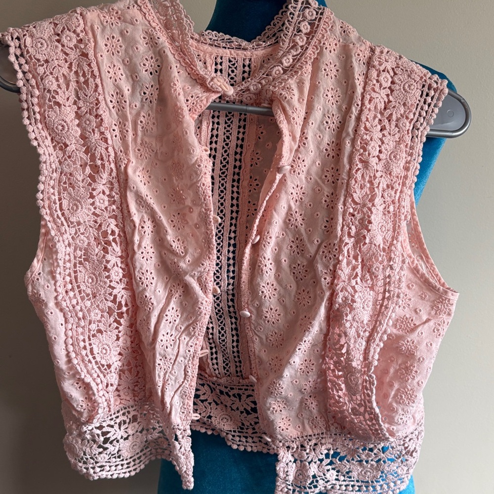 Forever 21 Blush Pink Lace Eyelet Sleeveless Top - Picture 2 of 6